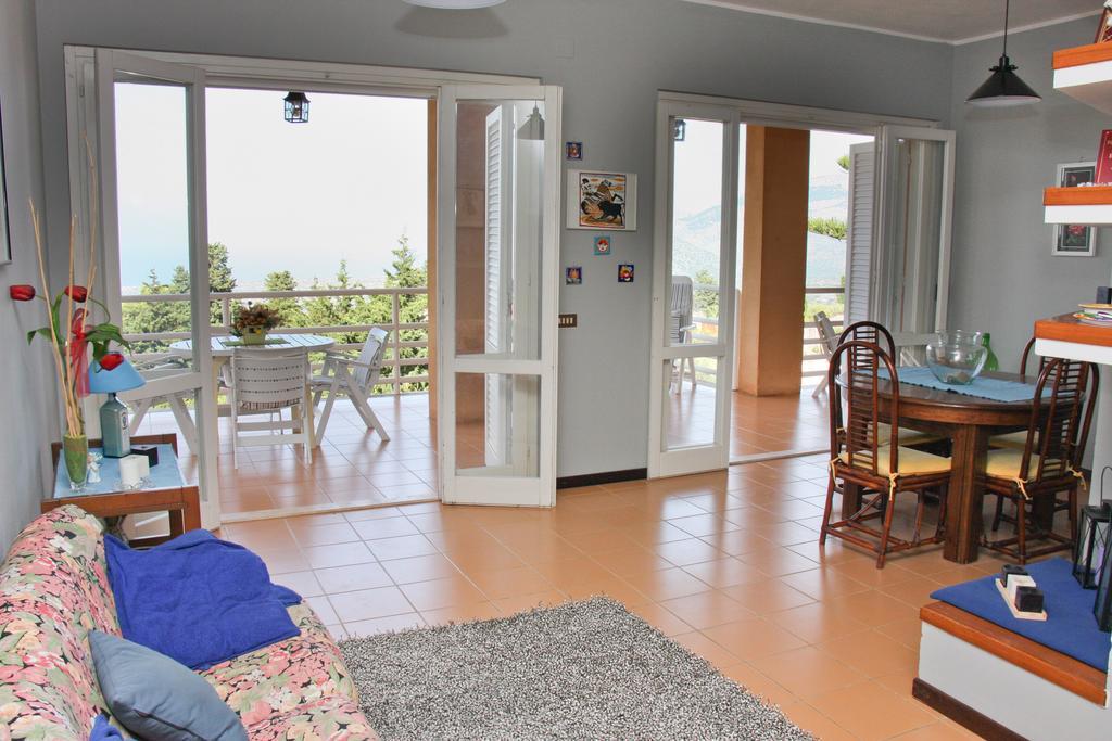 Lomarchi Holiday Home Carini Exterior photo